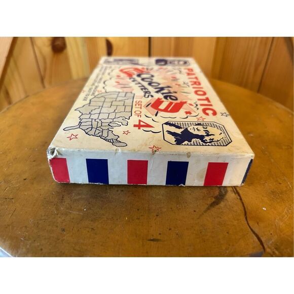 Rare Vintage Patriotic Metal Cookie Cutters 4 pc set (8783) - Picture 3 of 8